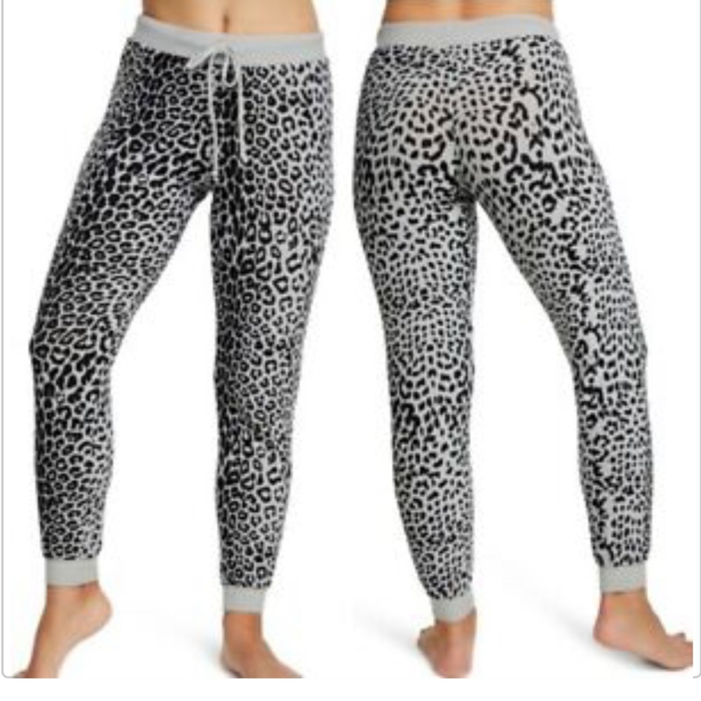 Chaser Grey and Black Cozy Knit Leopard Cheetah Print Jogger, Size M